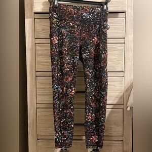New without tags High Rise Lululemon Aligns foliage overlay size 6 24inch inseam